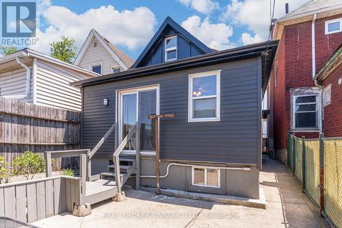 127 Barnesdale Avenue N, Hamilton, ON 