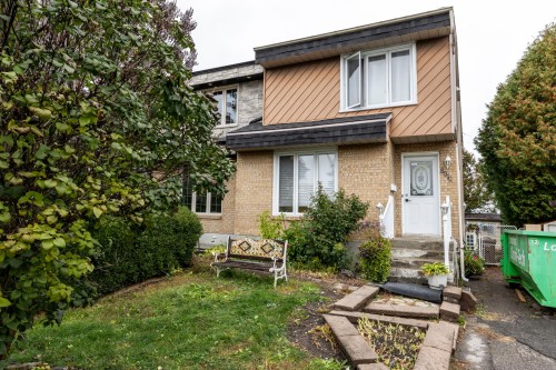8812 Rue Pierre-Boucher  Laval (Saint-François), QC H7A 3T7