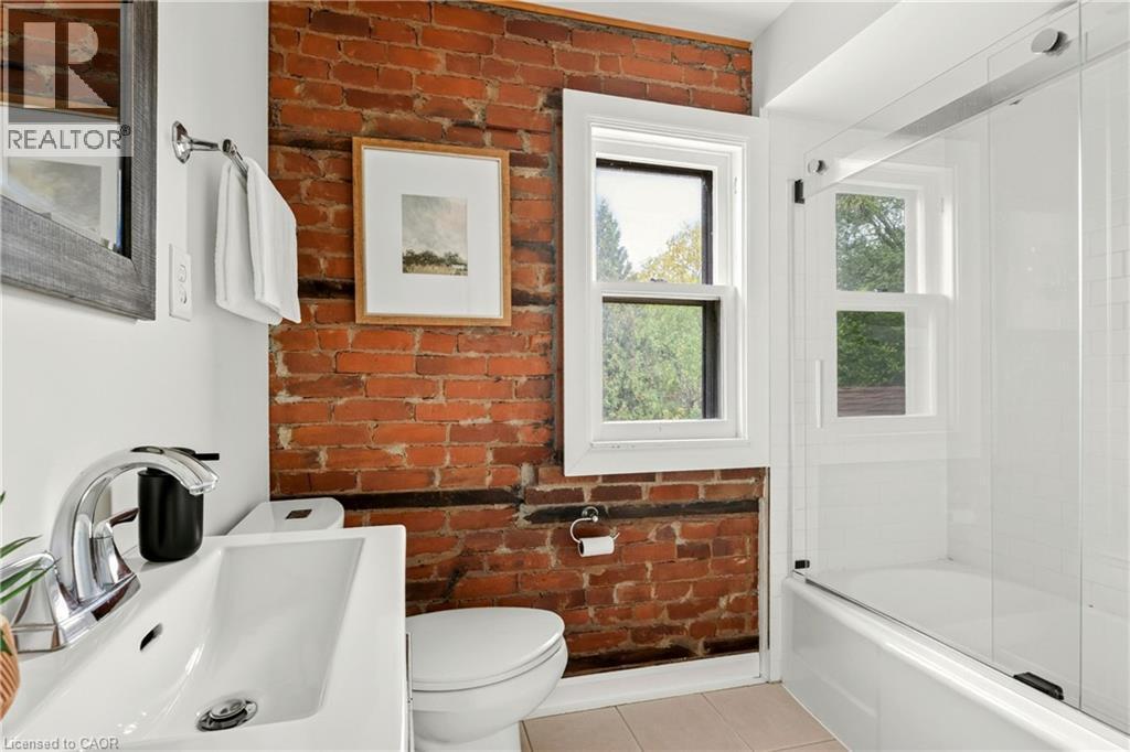 28 North Oval, Hamilton, ON