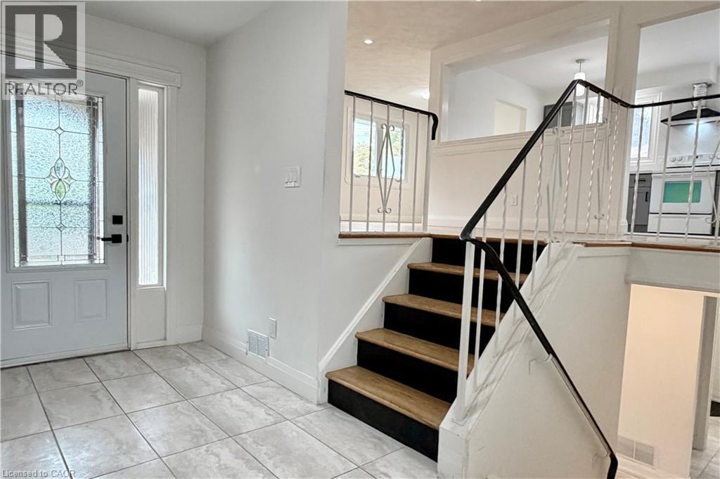 11 Glenmurray Court, Hamilton, ON