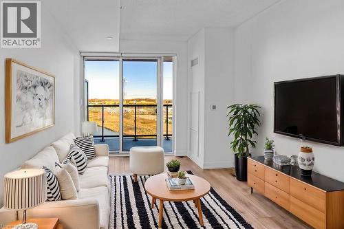 3200 DAKOTA Common Unit# B906  Burlington, ON L7M 2A7
