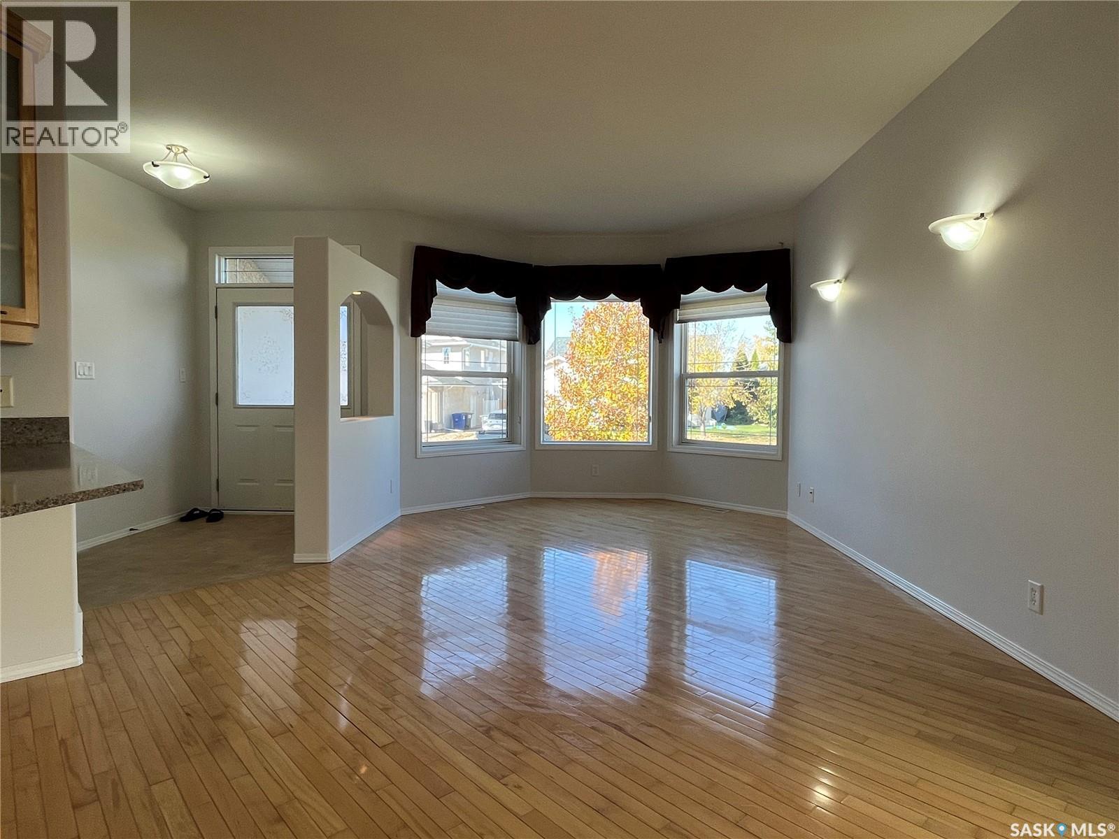 823 Beechmont Lane, Saskatoon, SK