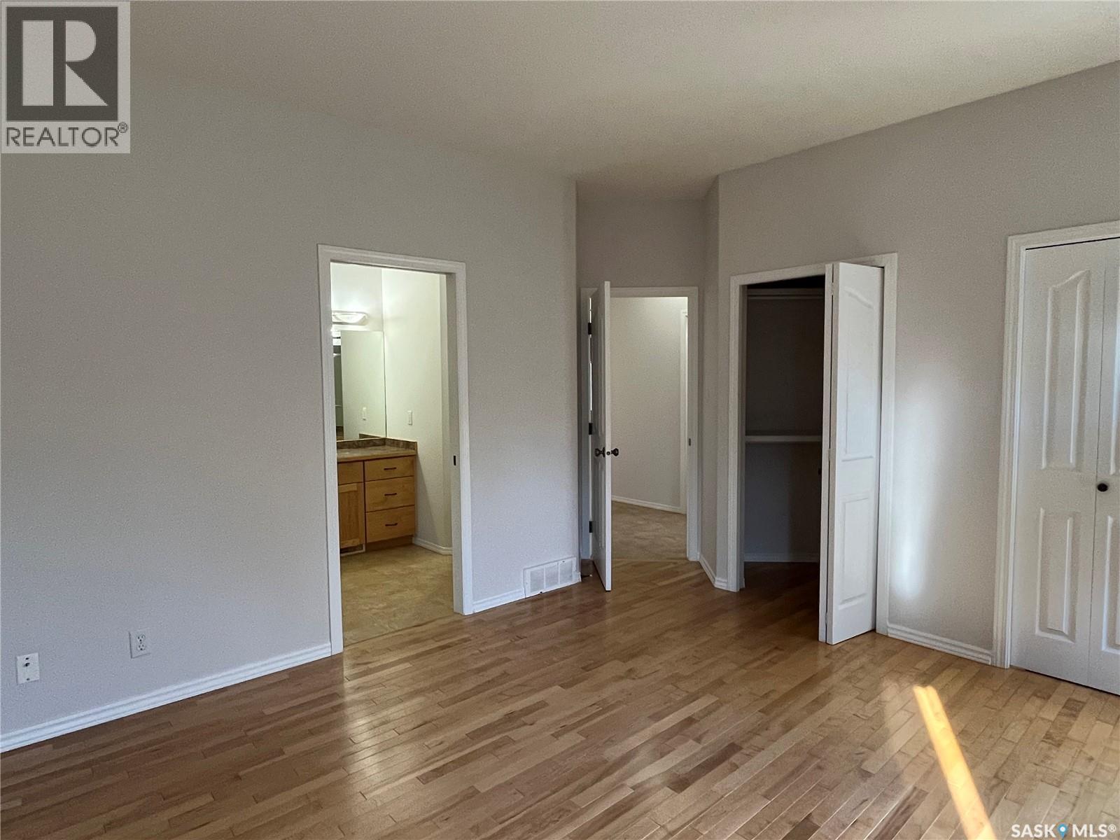 823 Beechmont Lane, Saskatoon, SK