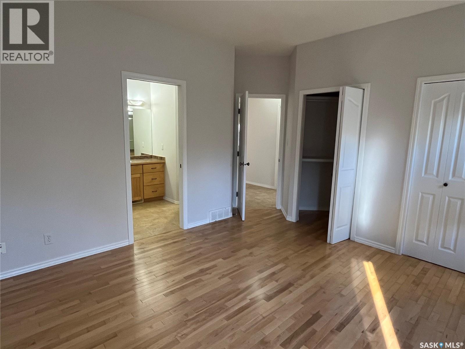 823 Beechmont Lane, Saskatoon, SK