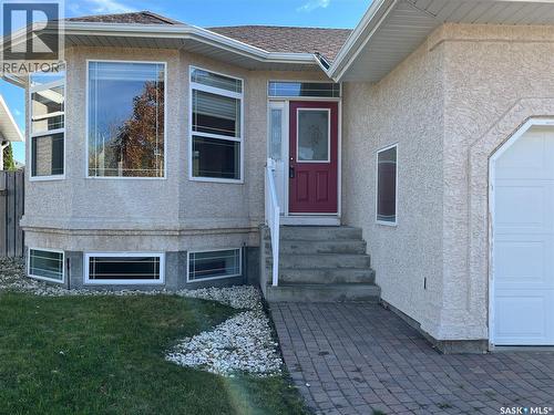 823 Beechmont Lane, Saskatoon, SK 