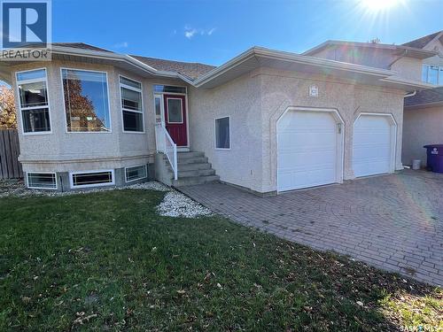 823 Beechmont Lane, Saskatoon, SK 