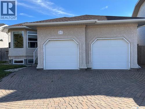 823 Beechmont Lane, Saskatoon, SK 