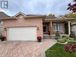 1611 BLACKMAPLE CRESCENT  London East (East A), ON N5Y 6L7