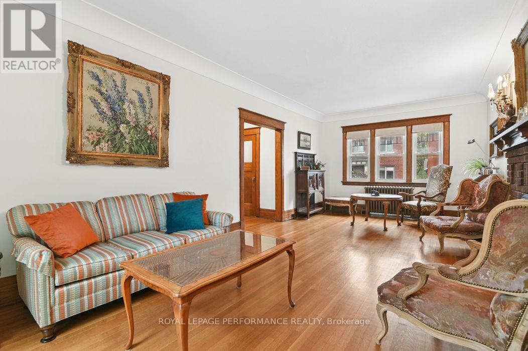 16 Renfrew Avenue, Ottawa, ON