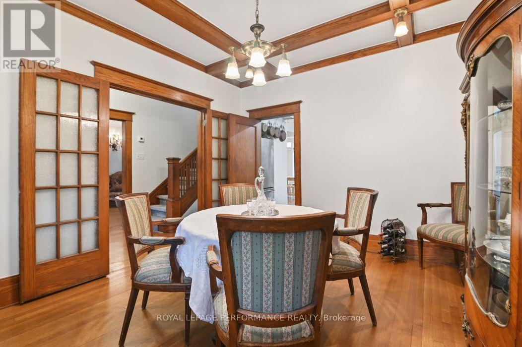 16 Renfrew Avenue, Ottawa, ON