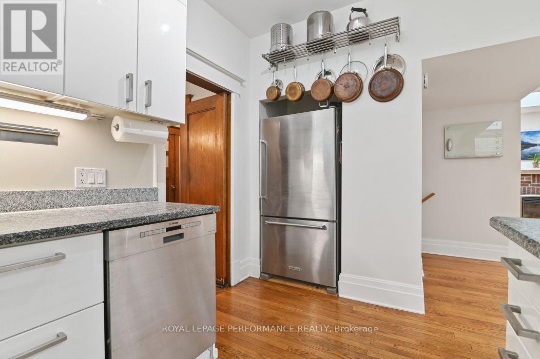 16 Renfrew Avenue, Ottawa, ON