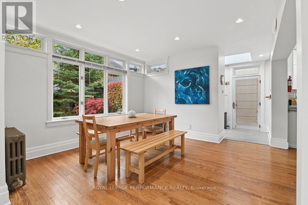 16 Renfrew Avenue, Ottawa, ON