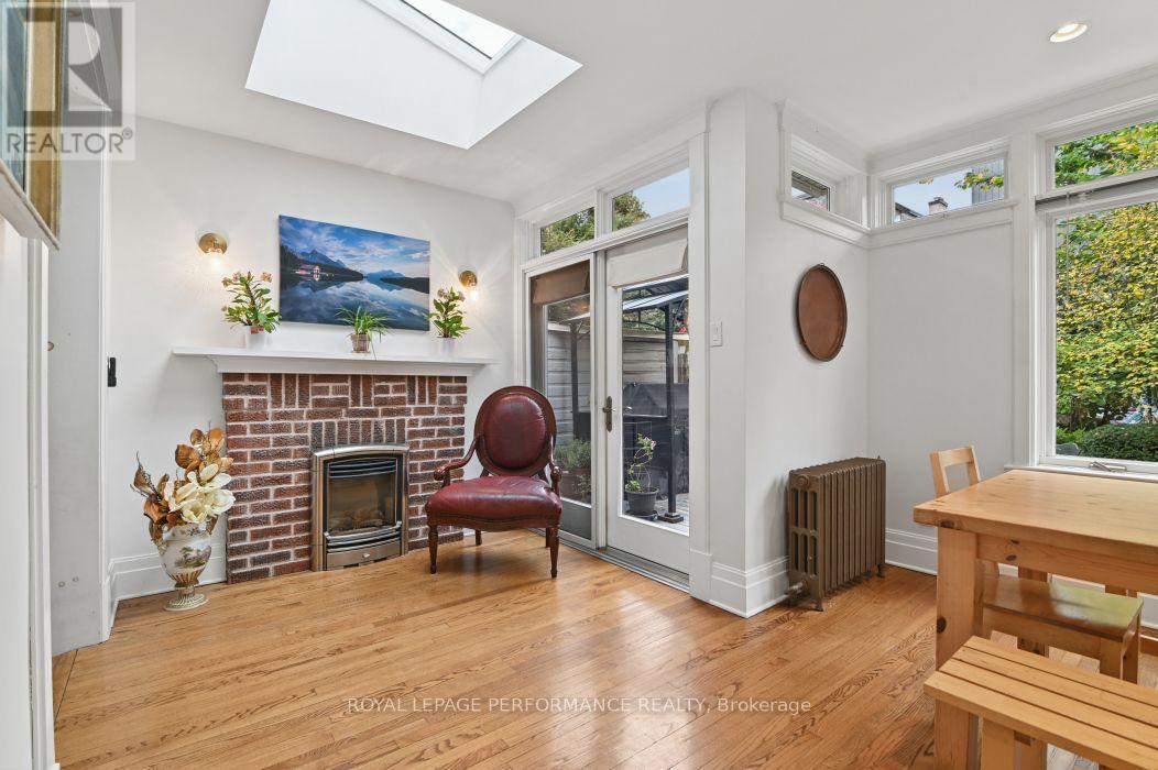 16 Renfrew Avenue, Ottawa, ON