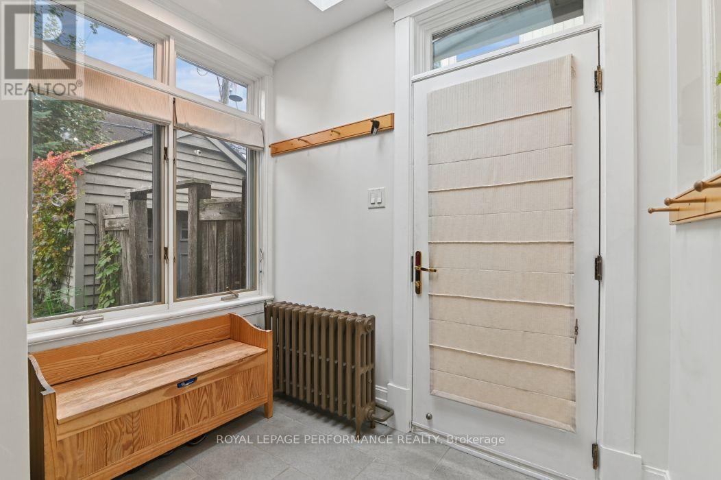 16 Renfrew Avenue, Ottawa, ON