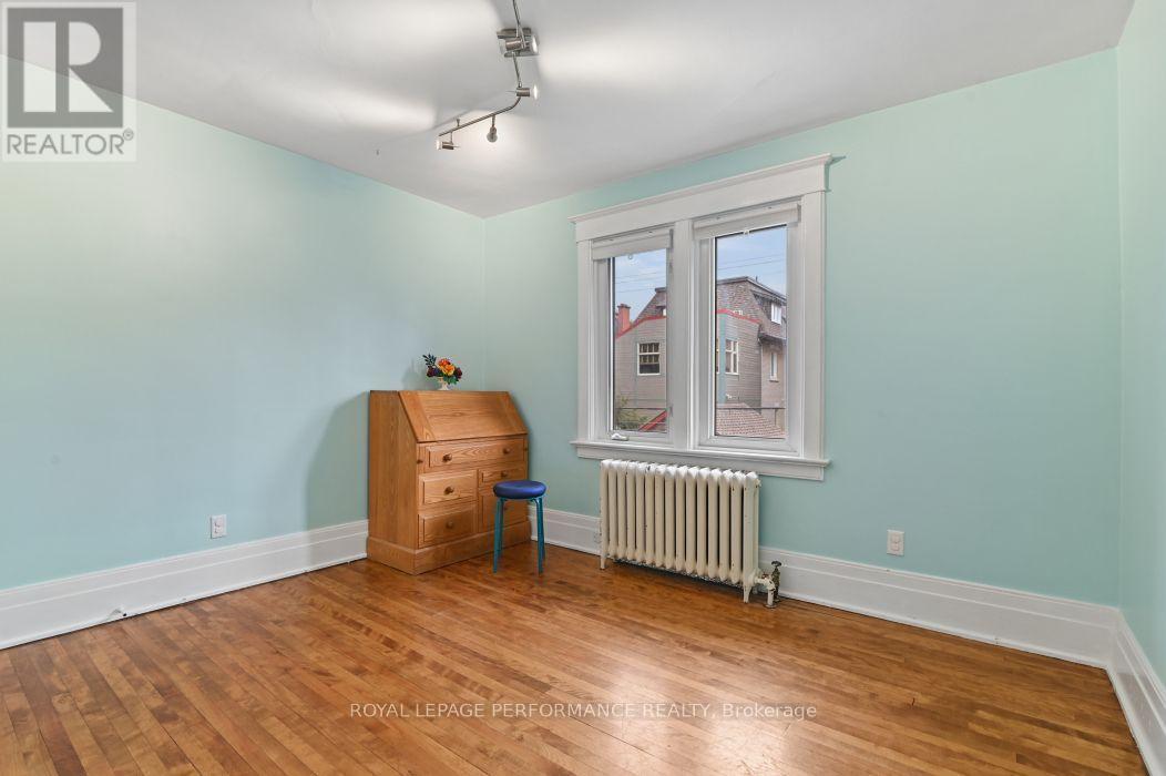 16 Renfrew Avenue, Ottawa, ON