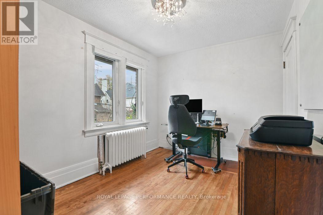 16 Renfrew Avenue, Ottawa, ON