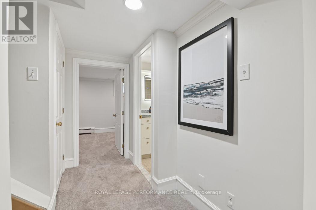 16 Renfrew Avenue, Ottawa, ON
