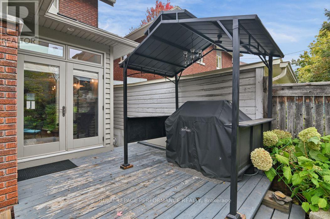16 Renfrew Avenue, Ottawa, ON