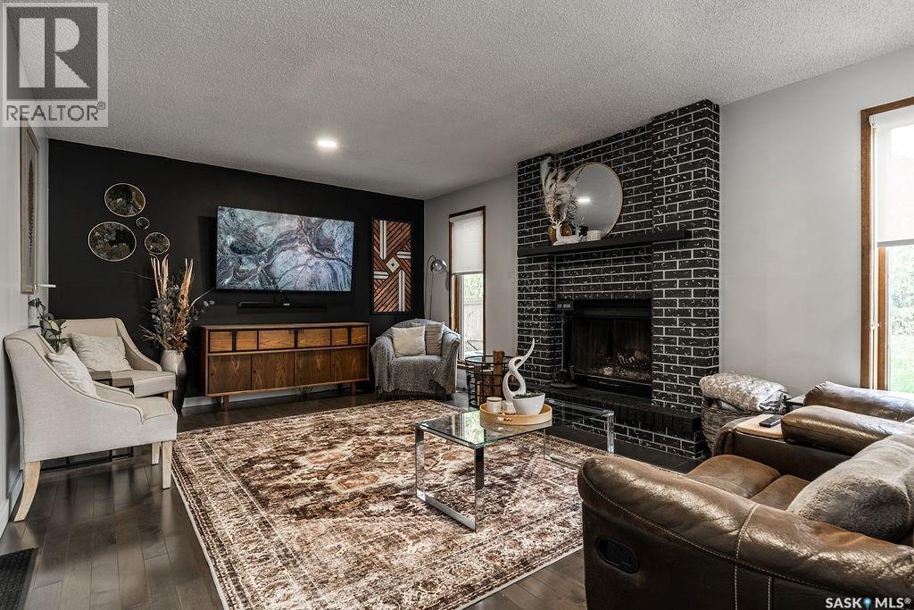 258 Ae Adams Crescent, Saskatoon, SK