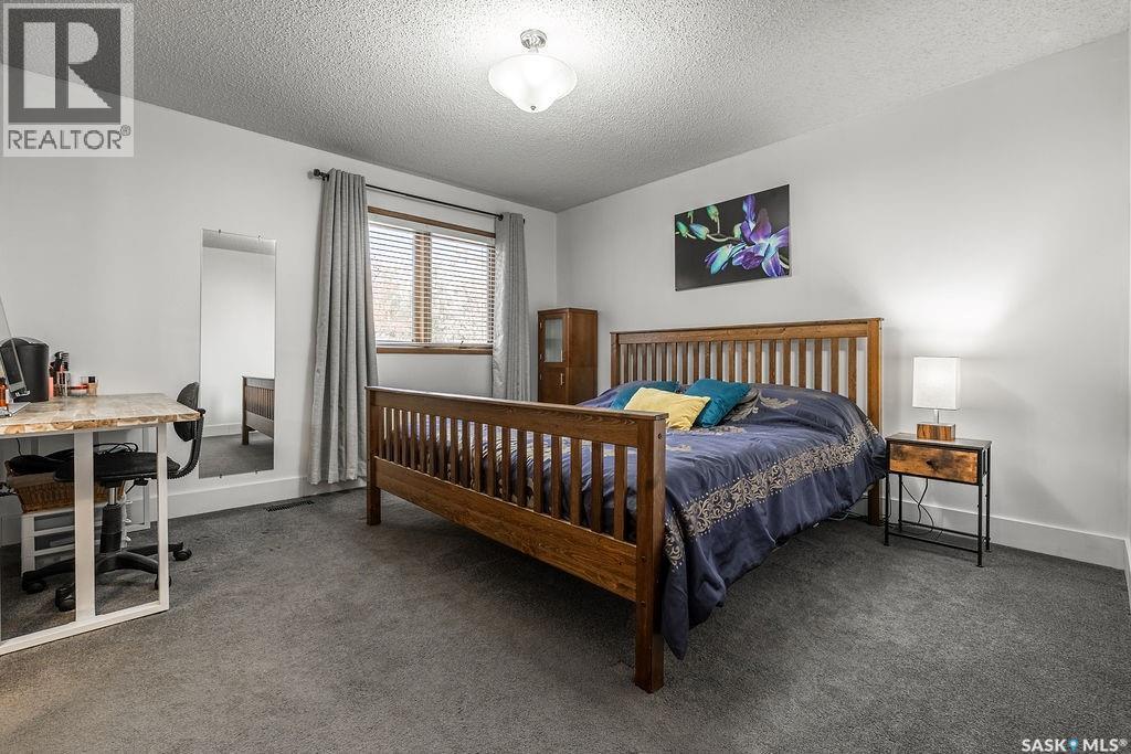 258 Ae Adams Crescent, Saskatoon, SK