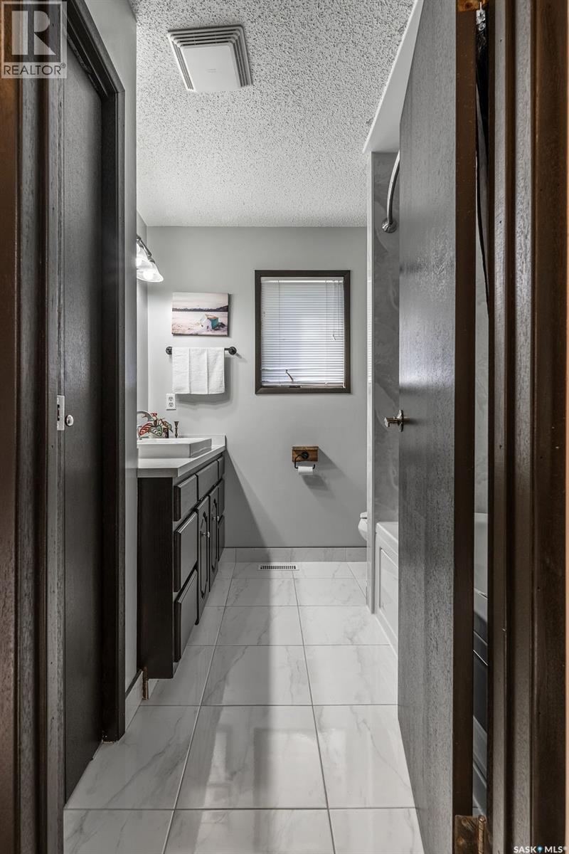 258 Ae Adams Crescent, Saskatoon, SK