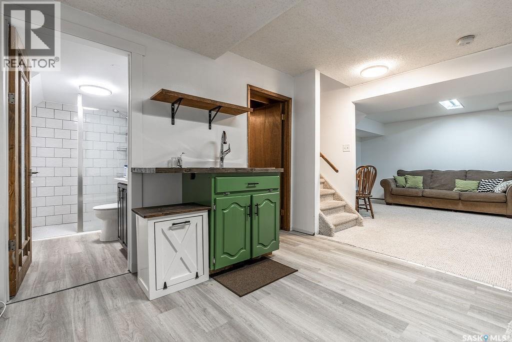 258 Ae Adams Crescent, Saskatoon, SK