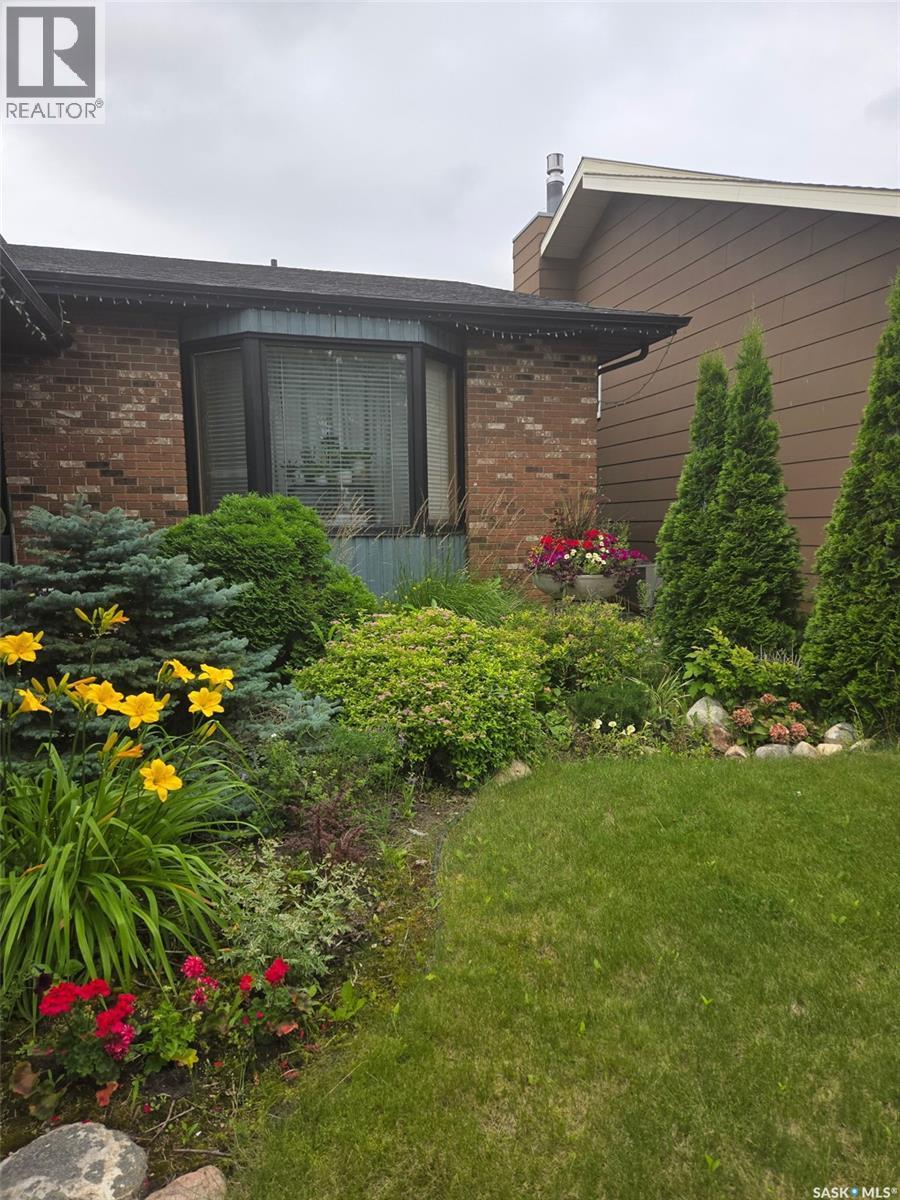 258 Ae Adams Crescent, Saskatoon, SK