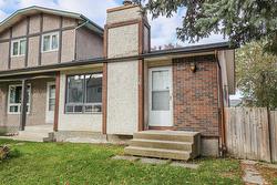 26 Agincourt Road  Winnipeg, MB R2J 3S5
