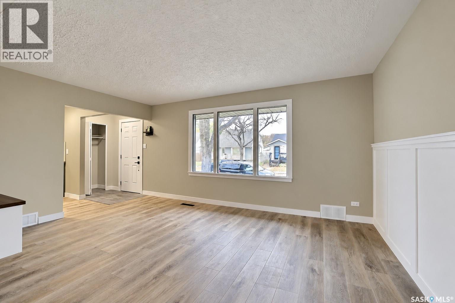 3721 Caen Avenue, Regina, SK