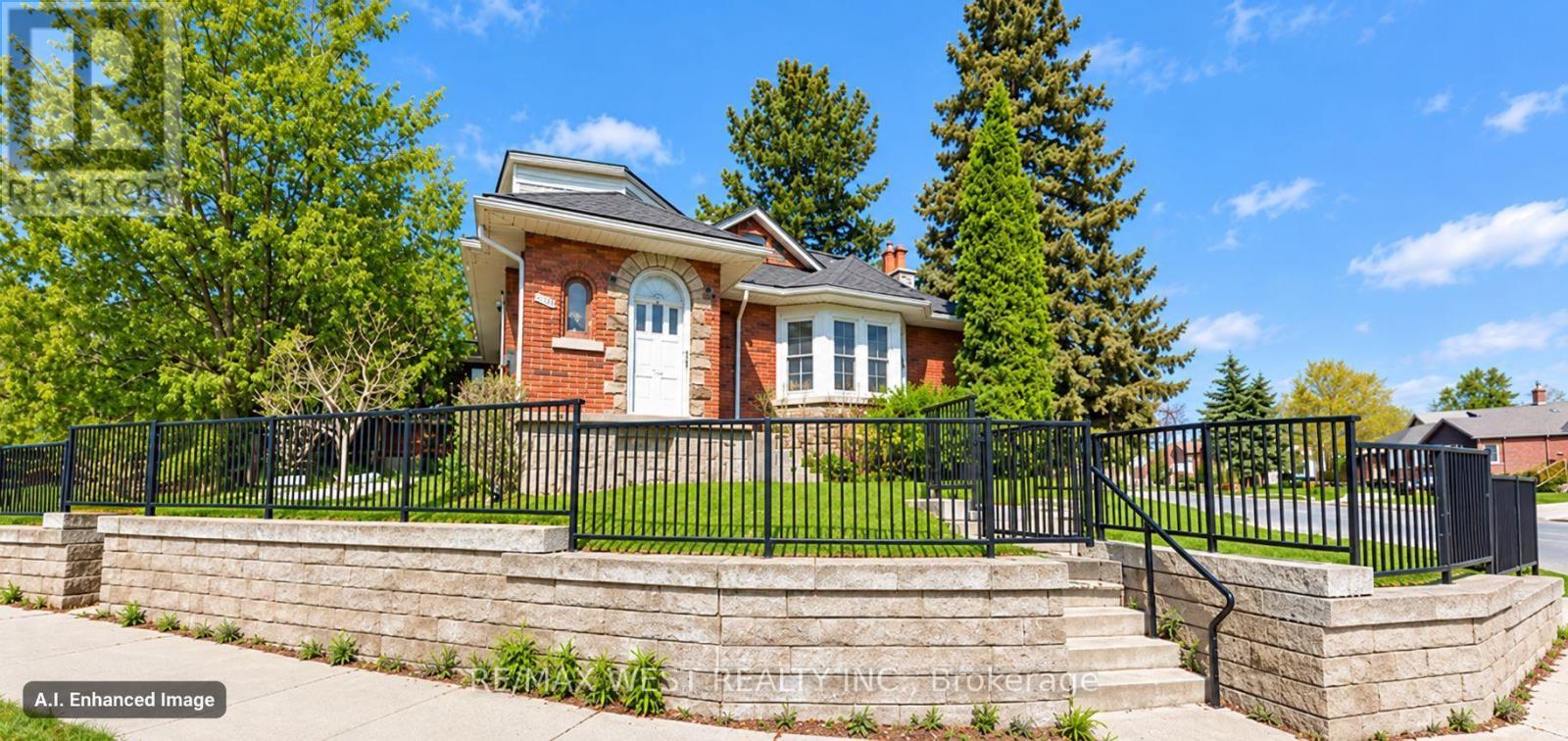 443 Courtland Avenue E, Kitchener, ON