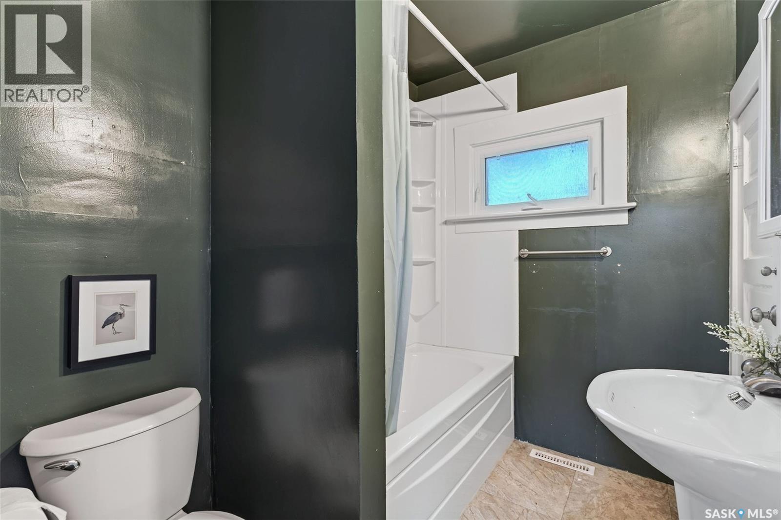 631 7Th Street E, Saskatoon, SK