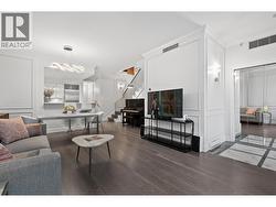 493 BROUGHTON STREET  Vancouver, BC V6G 3E8