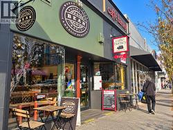 2977 GRANVILLE STREET  Vancouver, BC V6H 3J8