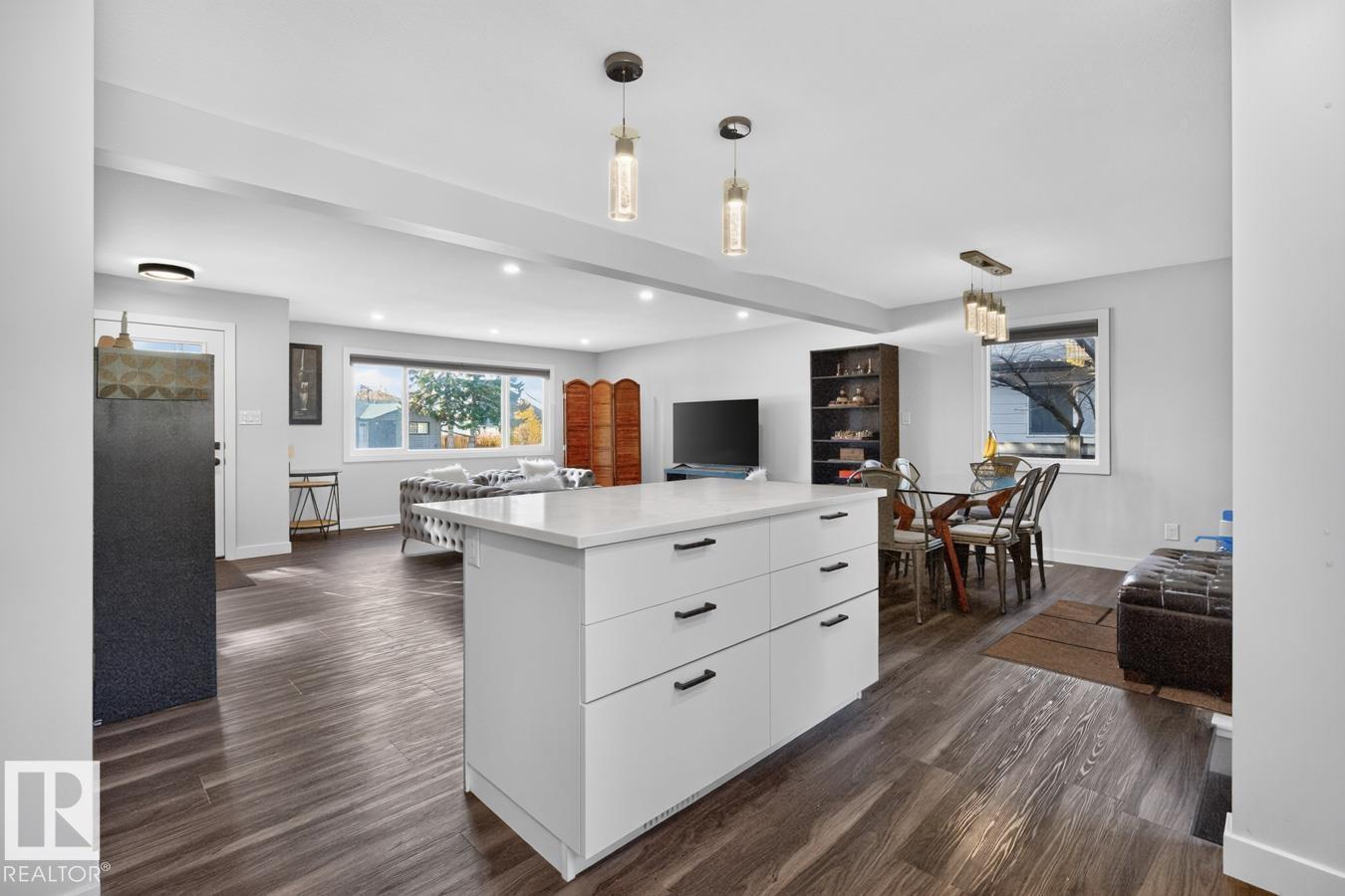 7404 92 Av Nw, Edmonton, AB