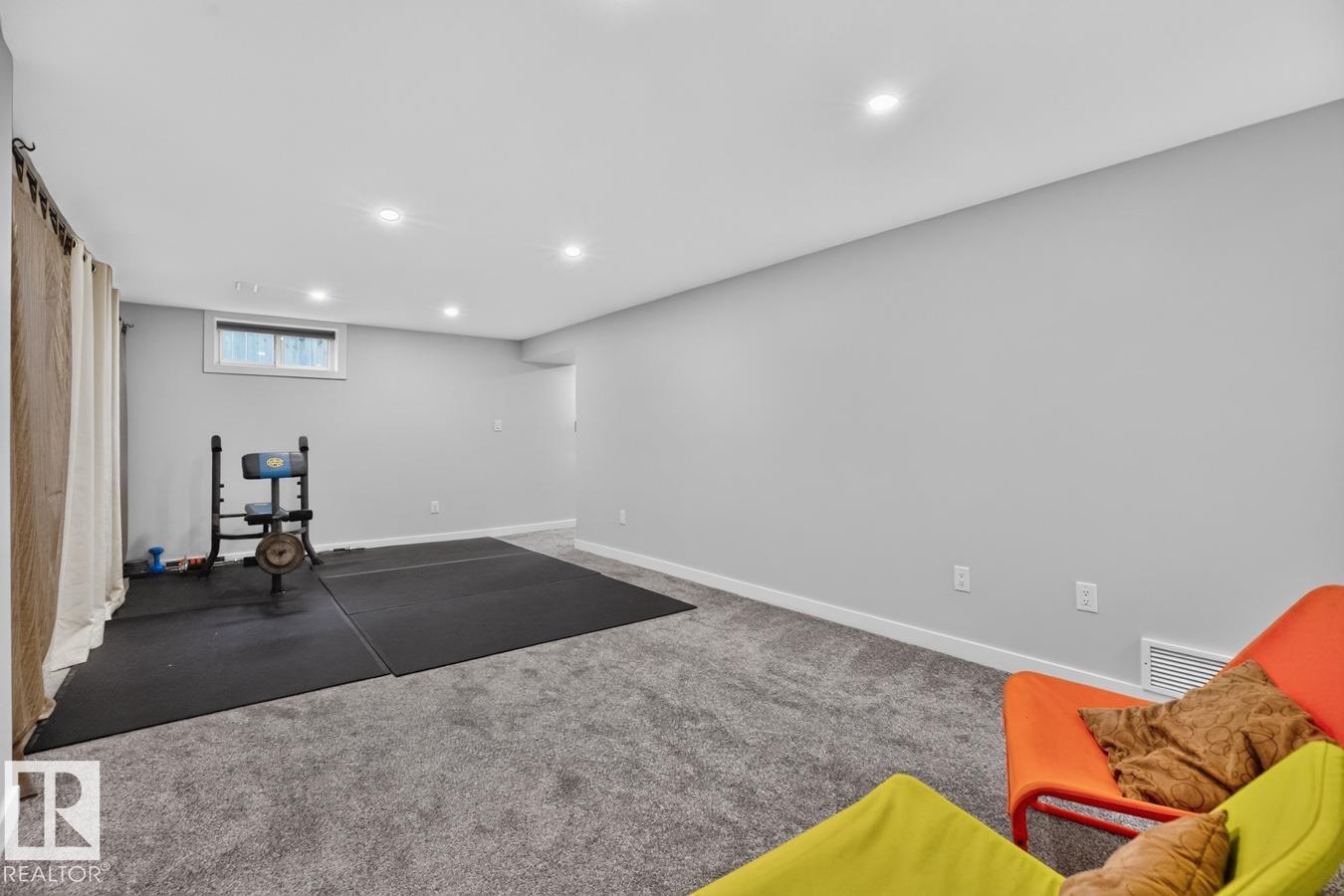 7404 92 Av Nw, Edmonton, AB