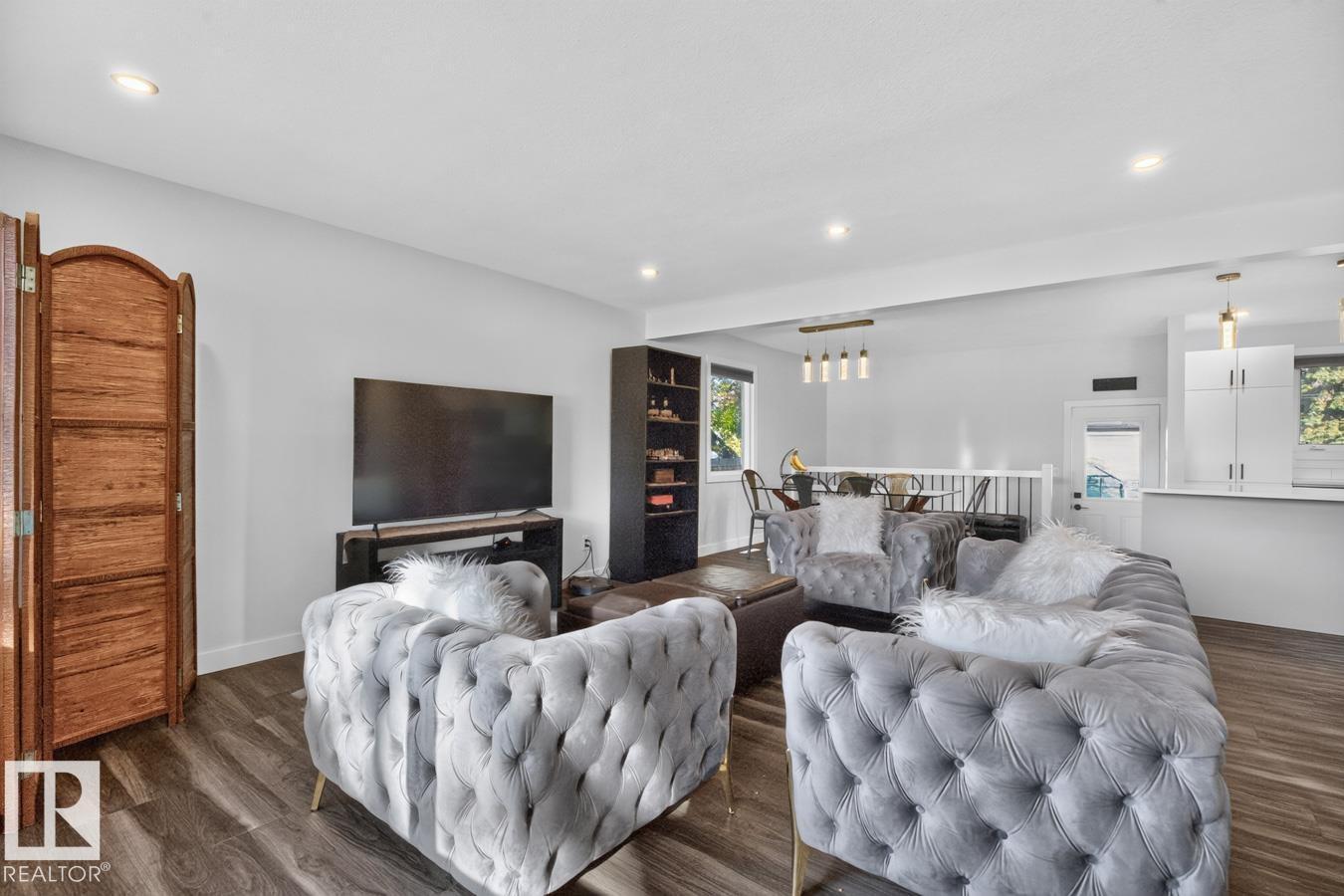 7404 92 Av Nw, Edmonton, AB