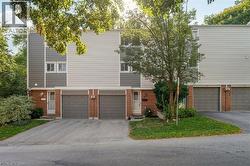 4 PATRICE Court  Dundas, ON L9H 5P5