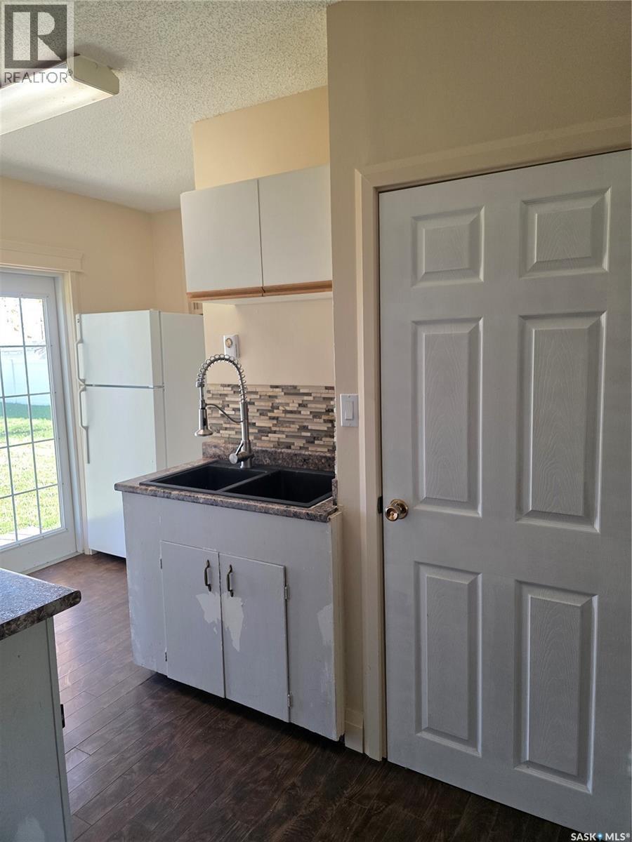304 2Nd Street E, Beechy, SK