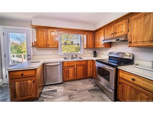 612 Glengarry Pl, Fredericton, NB 