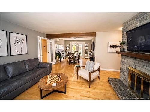 612 Glengarry Pl, Fredericton, NB 