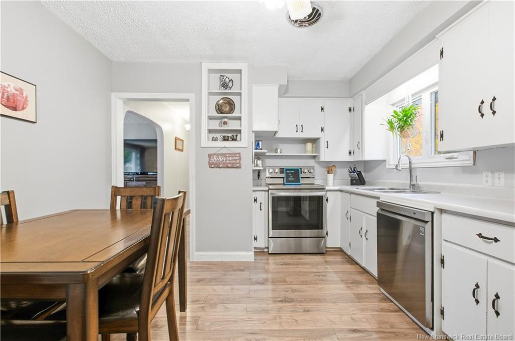 22 Bailey Ave, Fredericton, NB