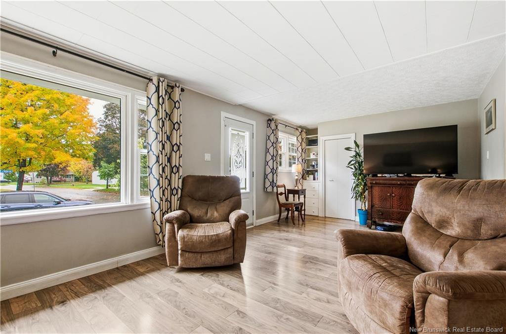 22 Bailey Ave, Fredericton, NB