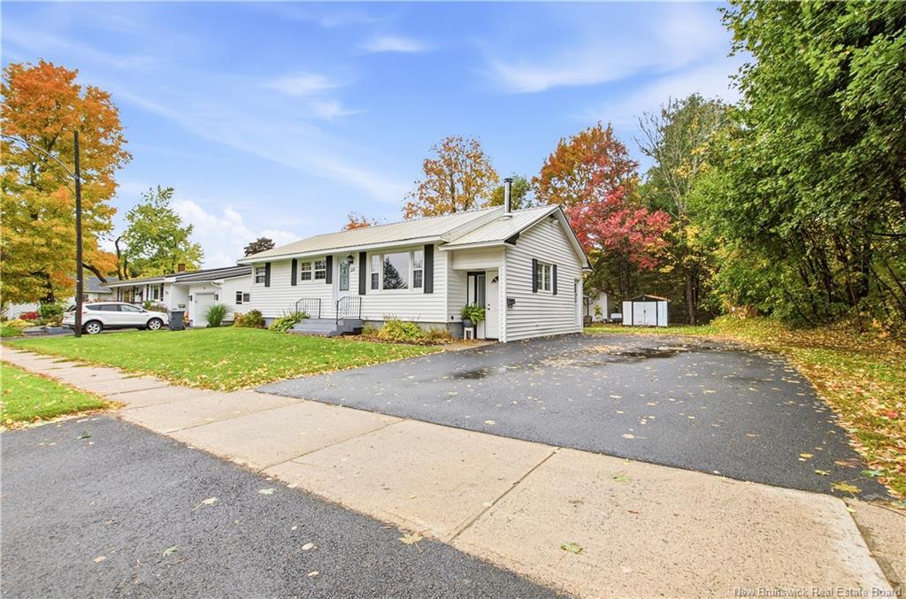 22 Bailey Ave, Fredericton, NB
