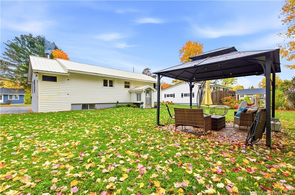 22 Bailey Ave, Fredericton, NB