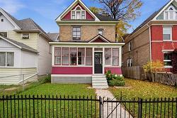 153 Burrows AVE  Winnipeg, MB R2W 1Z3