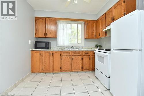Space for a table or cabinet - 201 Strathearne Avenue, Hamilton, ON 