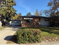 2517 Wiggins AVENUE S  Saskatoon, SK S7J 1X3