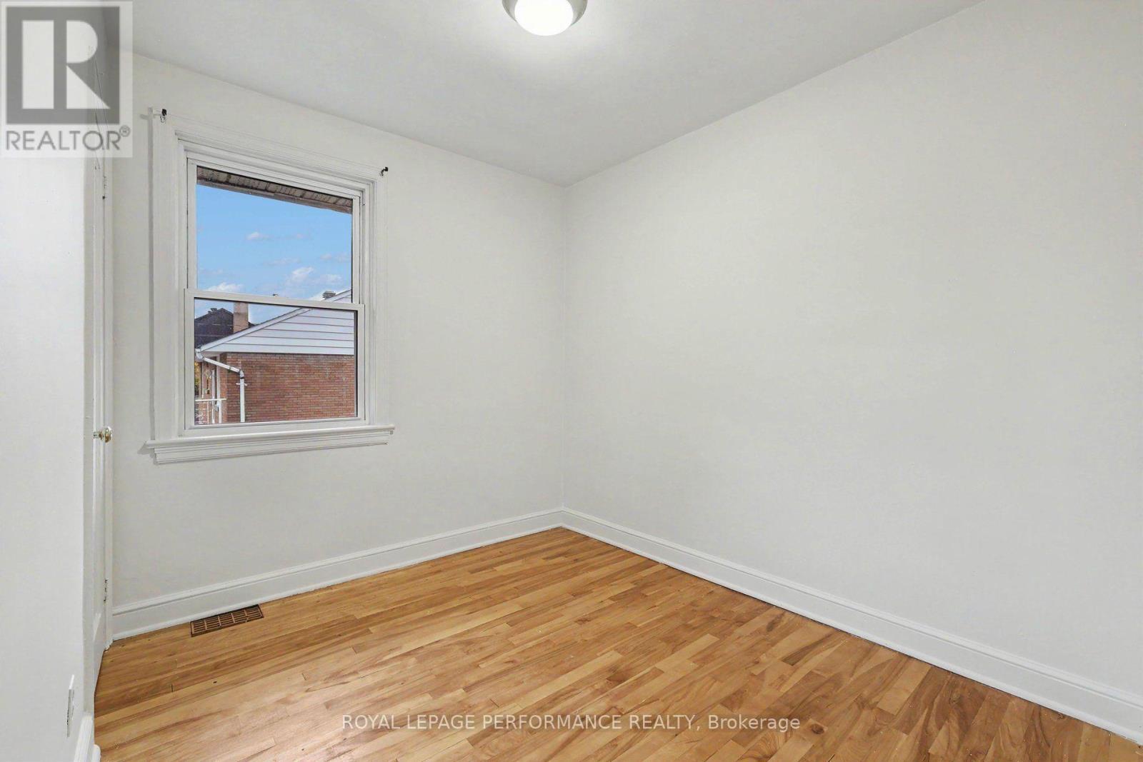 856 Iroquois Road, Ottawa, ON
