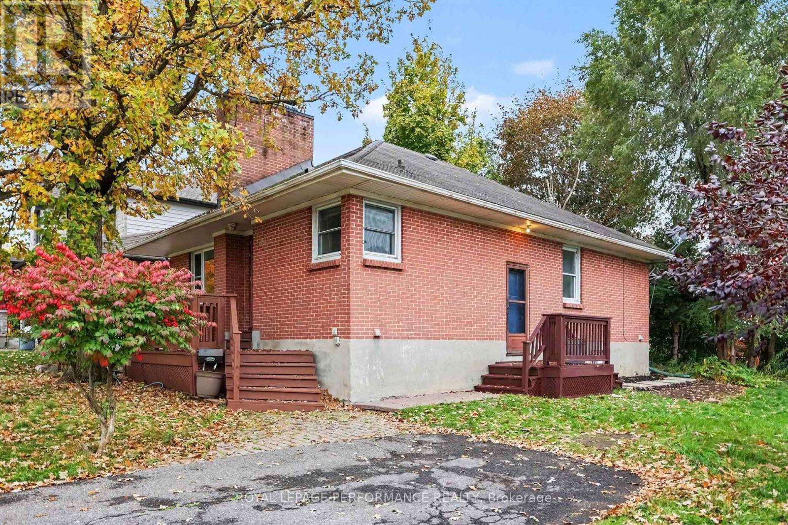 856 Iroquois Road, Ottawa, ON