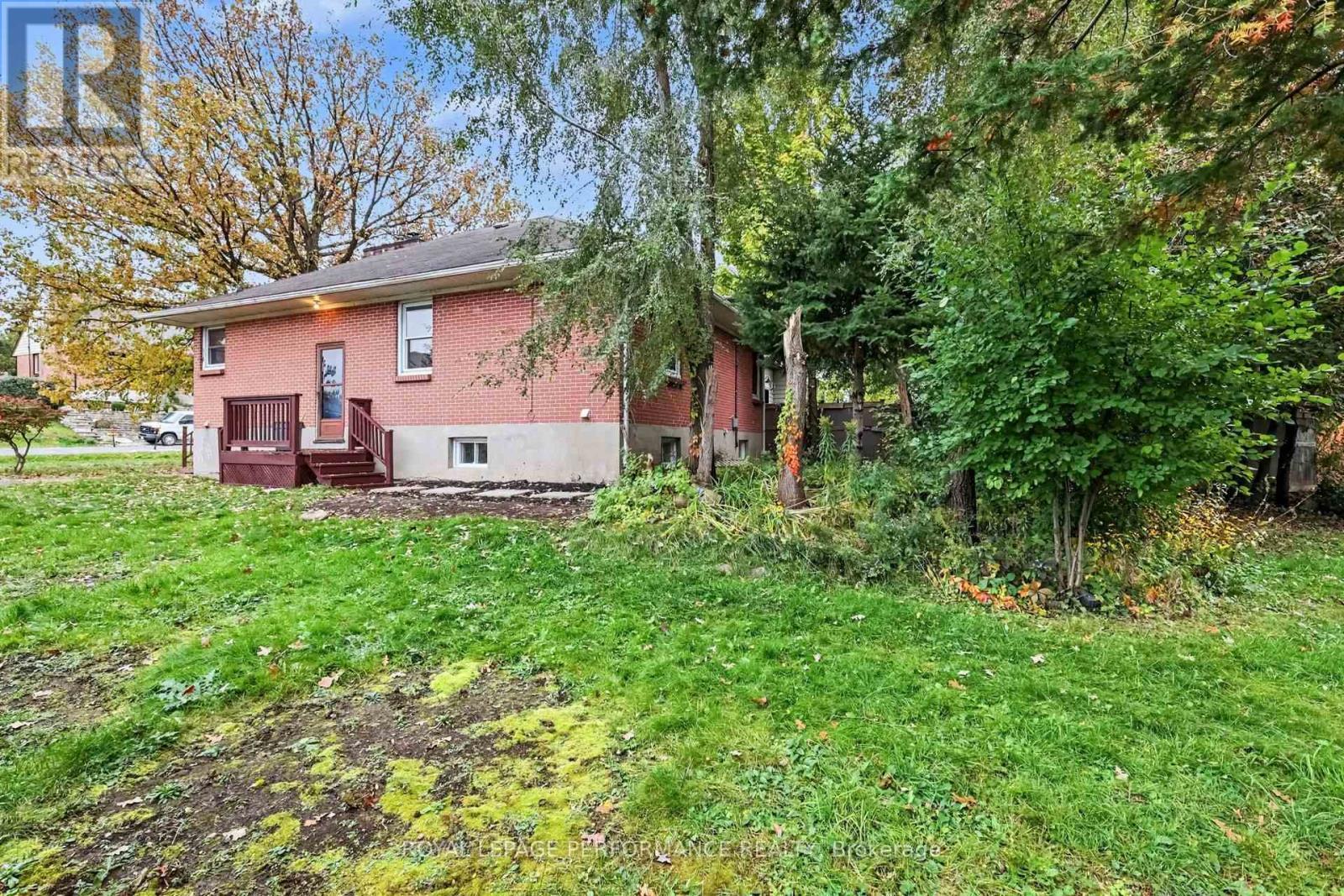 856 Iroquois Road, Ottawa, ON
